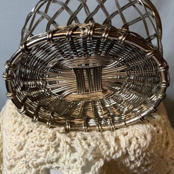 Woven Wire Basket with Handle 3"Hx5"Lx4"W - Picture 6 of 6